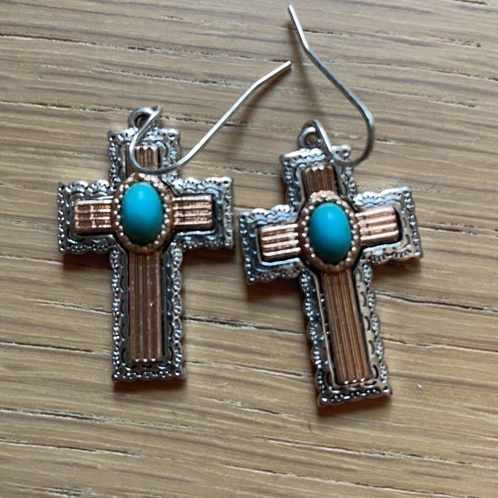 3 pair of costume turquoise jewelry. - Picture 2 of 6